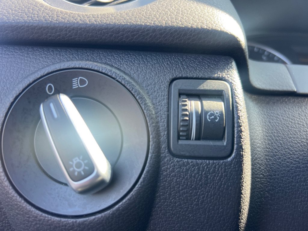 Used 2014 Volkswagen Tiguan S AWD/4WD image 27
