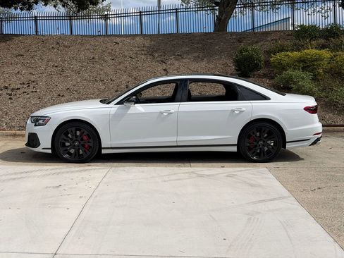 Used 2025 Audi S8 image 6