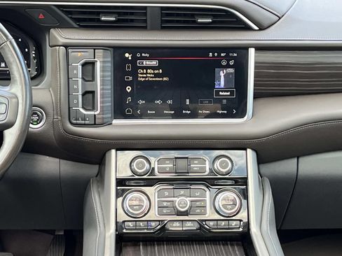 Used 2022 GMC Yukon Denali w/ Denali Ultimate Package AWD/4WD image 15