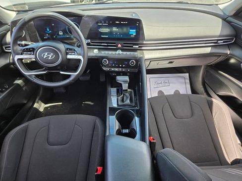 Used 2023 Hyundai Elantra SEL w/ Convenience Package FWD image 14