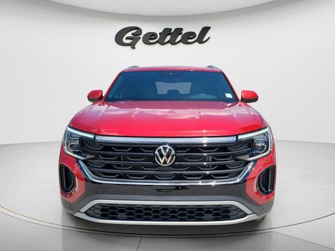 Used 2024 Volkswagen Atlas Cross Sport SE FWD image 2