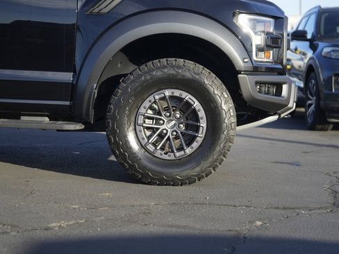 Used 2019 Ford F150 Raptor w/ Equipment Group 802A Luxury image 4
