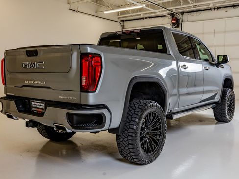 Used 2023 GMC Sierra 1500 Denali Ultimate AWD/4WD image 10