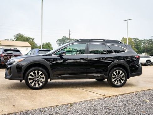 New 2025 Subaru Outback Limited image 2