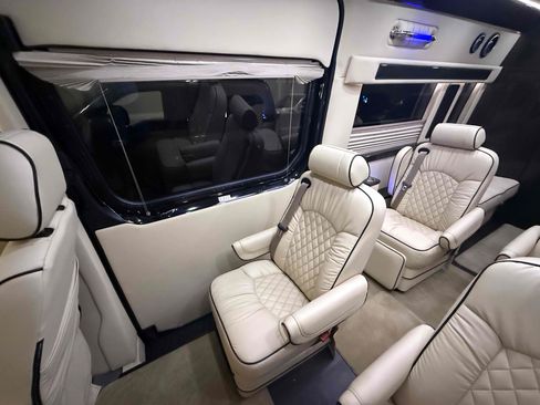 Used 2017 Mercedes-Benz Sprinter 3500 image 80