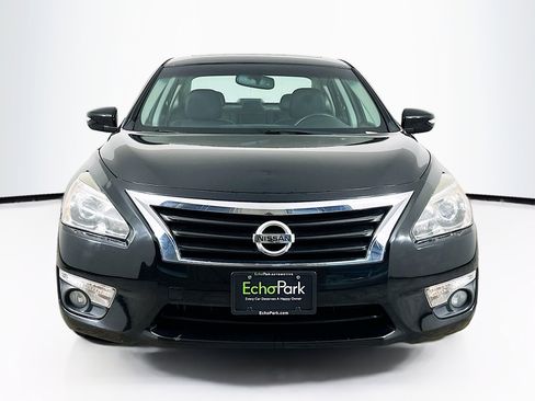 Used 2015 Nissan Altima 2.5 SL w/ Technology Package FWD image 2