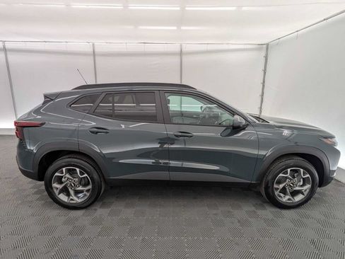 New 2026 Chevrolet Trax LT w/ Driver Confidence Package FWD image 7
