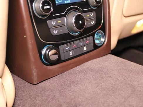 Used 2015 Jaguar XJ L Portfolio RWD image 27