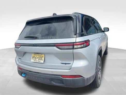 Used 2024 Jeep Grand Cherokee Trailhawk AWD/4WD image 11