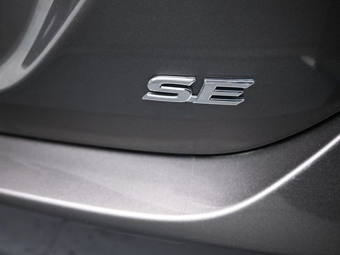 Used 2024 Toyota Camry SE image 38