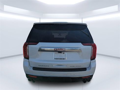 Used 2021 GMC Yukon XL Denali w/ Denali Premium Package image 4