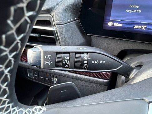 Used 2025 Chevrolet Traverse Z71 w/ Enhanced Driving Package AWD/4WD image 20