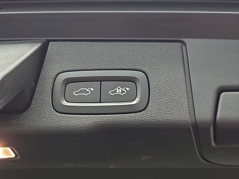 Used 2023 Volvo XC60 T8 Polestar image 16