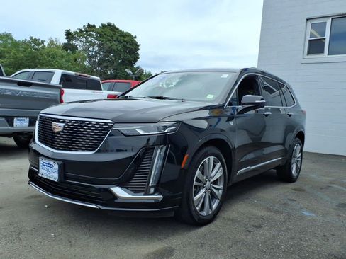 Used 2025 Cadillac XT6 Premium Luxury AWD/4WD image 3