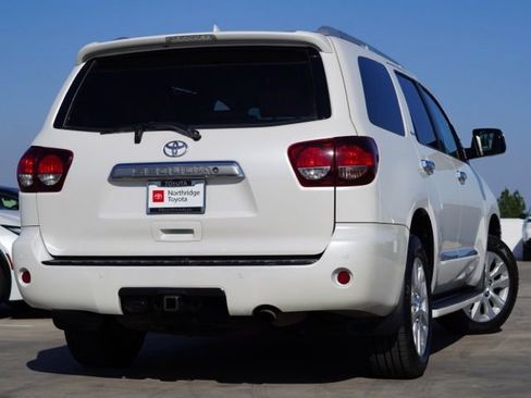 Used 2019 Toyota Sequoia Platinum w/ Carpet Mat Package (TMS) AWD/4WD image 6
