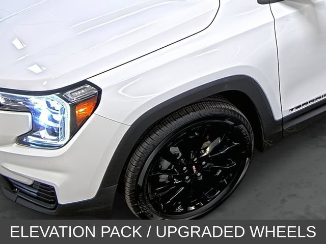 Used 2024 GMC Terrain SLE w/ Elevation Edition FWD image 8