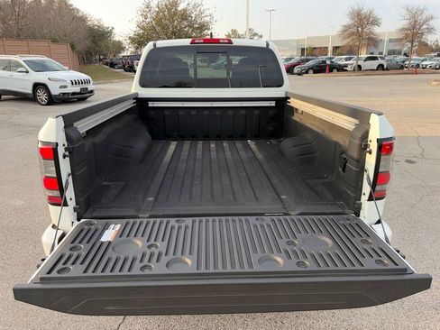 Used 2024 Nissan Frontier SV w/ Technology Package image 26