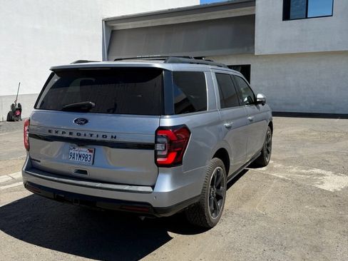 Used 2022 Ford Expedition Limited AWD/4WD image 6
