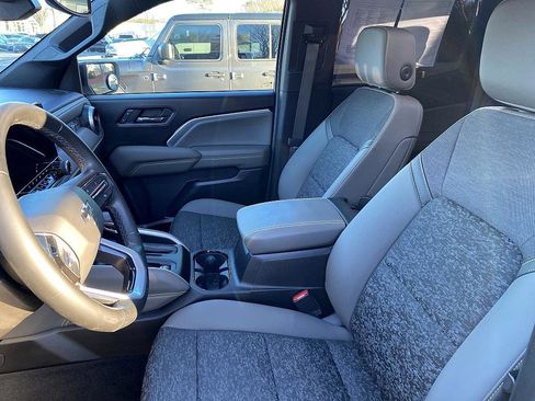 Used 2024 Chevrolet Colorado ZR2 w/ Technology Package image 11