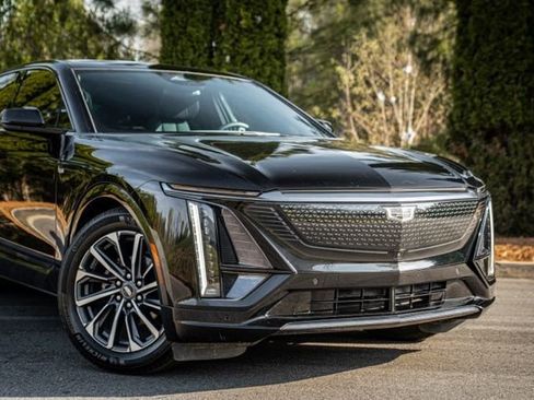 Used 2024 Cadillac Lyriq Tech image 6