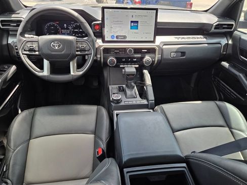 Used 2025 Toyota Tacoma TRD Off-Road AWD/4WD image 11