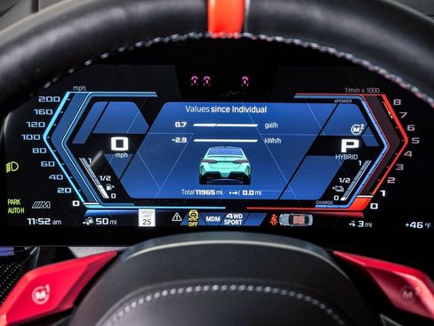 Used 2025 BMW M5 w/ Carbon Package image 26