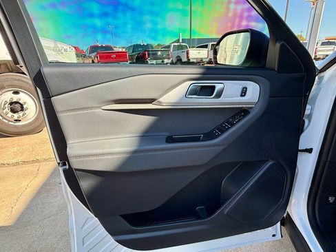 New 2026 Ford Explorer Active w/ Active Comfort Package image 5