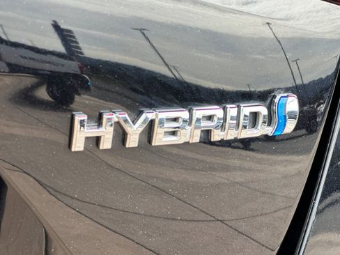 Certified 2022 Toyota Prius LE image 35