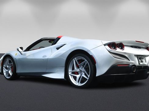 Certified 2021 Ferrari F8 Tributo image 5