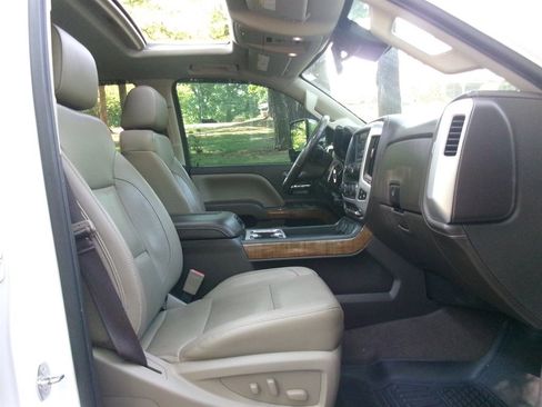 Used 2018 GMC Sierra 2500 SLT w/ Duramax Plus Package AWD/4WD image 21