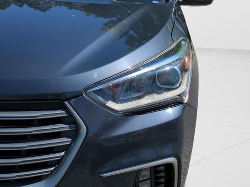 Used 2017 Hyundai Santa Fe SE image 9