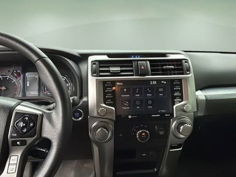 Used 2022 Toyota 4Runner SR5 Premium image 10