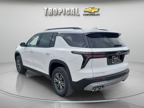 New 2026 Chevrolet Traverse LT image 2
