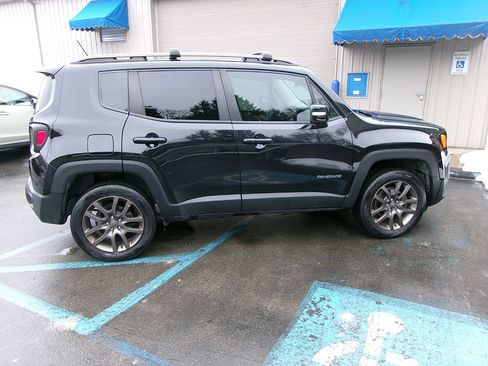 Used 2016 Jeep Renegade 75th Anniversary image 5
