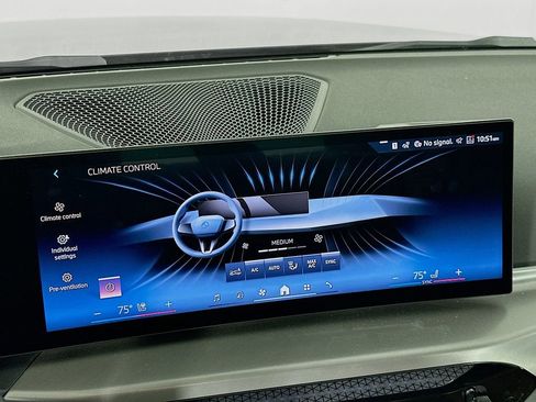 Used 2025 BMW 230i 230i w/ M Sport Package image 14