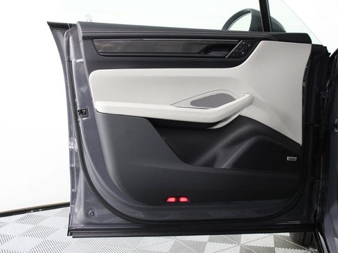 New 2025 Porsche Macan Turbo Electric image 21