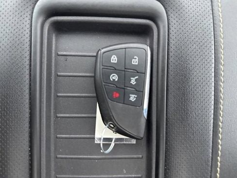 Used 2021 Chevrolet Suburban Premier w/ Premium Package image 35