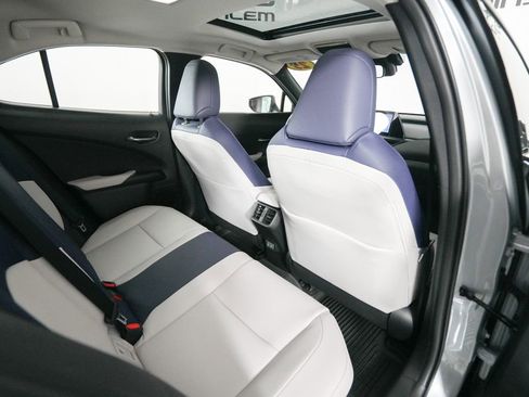 Certified 2025 Lexus UX 300h FWD image 18