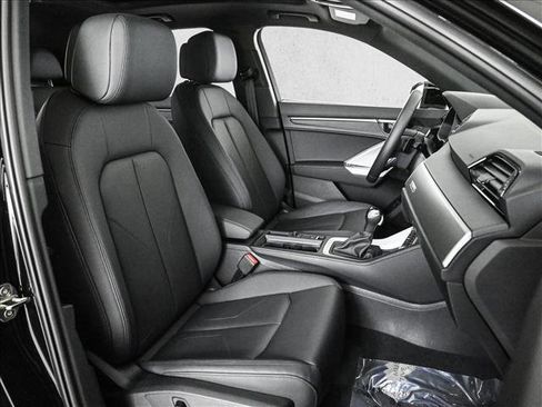 Certified 2025 Audi Q3 2.0T Premium w/ Convenience Package image 22