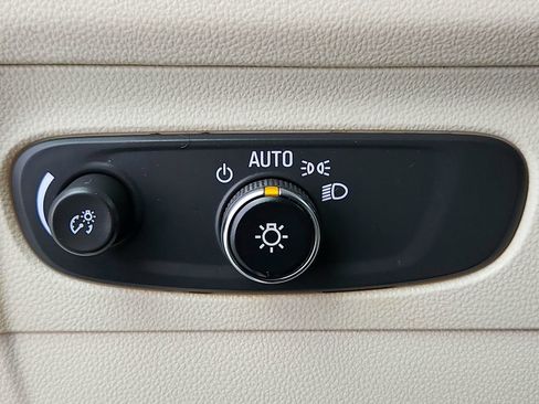 Used 2023 Buick Envision Preferred image 27