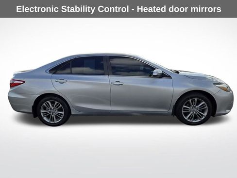 Used 2015 Toyota Camry SE image 10