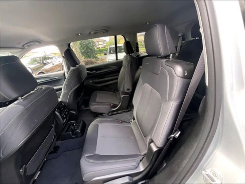 Used 2023 Jeep Grand Cherokee L Laredo image 26