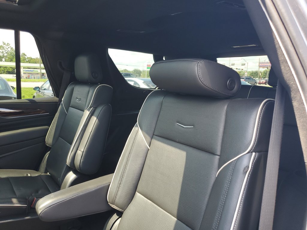 Used 2021 Cadillac Escalade Premium Luxury RWD image 24