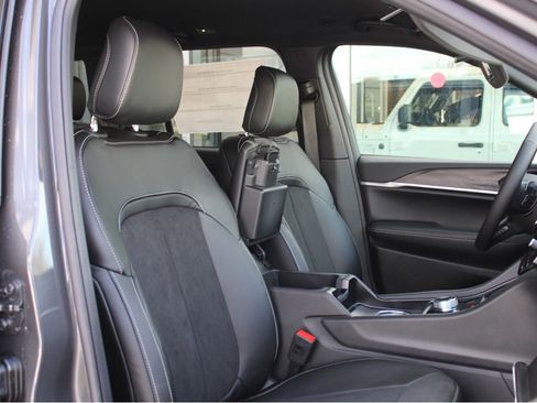 New 2026 Jeep Grand Cherokee Altitude AWD/4WD image 26