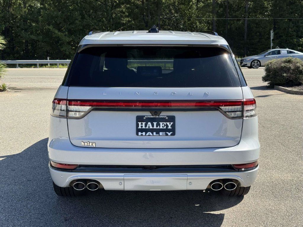 Used 2025 Lincoln Aviator Reserve w/ Luxury Package AWD/4WD image 22