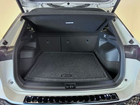New 2026 Volkswagen Tiguan SEL R-Line AWD/4WD image 5