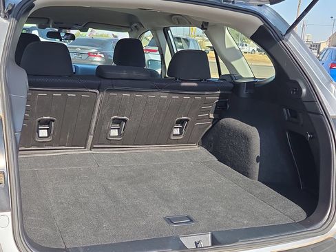 Used 2019 Subaru Outback 2.5i AWD/4WD image 12