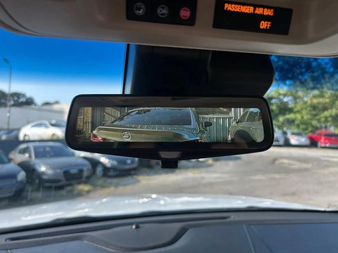 Used 2018 Cadillac Escalade Luxury RWD image 18