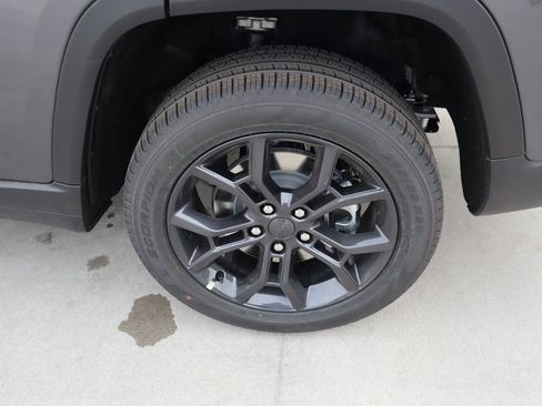 New 2025 Jeep Grand Cherokee L Limited image 21