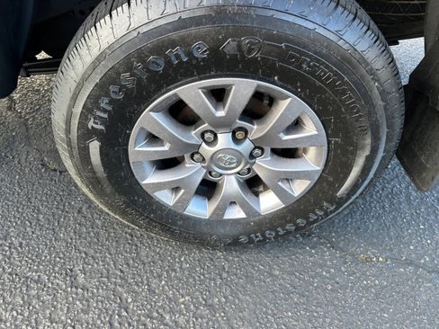 Used 2016 Toyota Tacoma SR5 AWD/4WD image 25